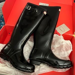 Hunter Tall Gloss Rain Boots - Size 9 NWOT